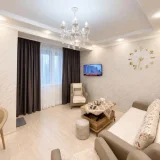 1-комнатную квартиру 50 кв.м. на год — window shade, home theater (photo 1)