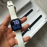 Apple Watch SE 44mm GPS Cellular Midnight — digital watch, cellular telephone (photo 1)