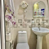Квартира 1+1 с отдельной спальней в Чакви — washbasin, toilet seat, medicine chest (photo 2)