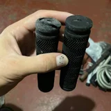 Велоштуки, одежда, лекарства и разное — saltshaker, thimble (photo 5)