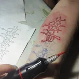 Услуги татуировки — lipstick, ballpoint, syringe (photo 3)