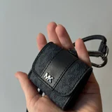 Чехол для наушников Michael Kors — holster, buckle, purse (photo 2)