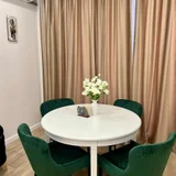 Квартира 1+1, 50 кв.м, ул. Абусеридзе 21, Arcon — dining table, shower curtain (photo 2)