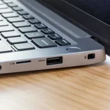 Ноутбук Dell Latitude 7400 — notebook, space bar (photo 3)