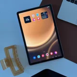 Планшет Samsung Tab S9 FE с чехлом и стилусом — radio, hand-held computer (photo 1)