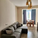 Квартира 1+1, 37 м² — window shade, studio couch (photo 1)