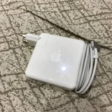 Зарядное устройство MacBook MagSafe 2 85W — iPod (photo 1)