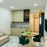 Студия в Ramada Plaza, 37 кв.м — shoji, folding chair (photo 3)