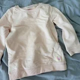Вещи на девочку размер 98 — sweatshirt, bulletproof vest, lab coat (photo 1)