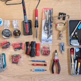 Комплект для ремонта, пайки и монтажа проводки — carpenter's kit, rubber eraser, screwdriver (photo 1)