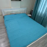 Кровать с матрасом 2м х 1.6м — sleeping bag, studio couch (photo 1)