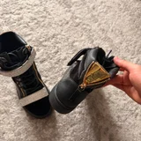 Джузепы унисекс 36 размер — sandal, buckle, binoculars (photo 3)