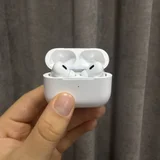 AirPods 4 — switch, remote control, iPod (photo 2)