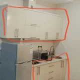 Кухонный гарнитур с варочной панелью и вытяжкой — photocopier, binder (photo 1)