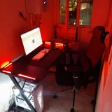 Сетап для работы: Регулируемый стол — laptop, barber chair (photo 1)