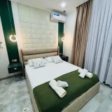 Студия в Ramada Plaza, 37 кв.м — studio couch, four-poster (photo 4)
