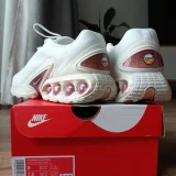 Женские кроссовки Nike Air Max Dn — running shoe (photo 2)