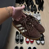 Кроссовки — running shoe, shoe shop (photo 1)