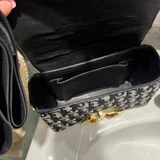 Женская сумочка с двумя ремешками — waffle iron, chest (photo 4)