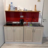 Мебель (кровать, шкаф, кухня, диван) — microwave, stove (photo 3)