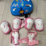Детские ролики, защита и шлем — toyshop, rubber eraser, piggy bank (photo 3)