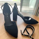 Чёрные туфли — sandal, hand blower, joystick (photo 1)