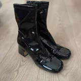 Полусапожки Charles & Keith лаковые размер 37.5-38 — cowboy boot, sandal (photo 1)