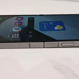 Samsung Galaxy Z Flip6 8/256GB с чехлами (photo 7)