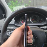 Samsung Galaxy S22 (Snapdragon) — car mirror, iPod (photo 3)