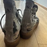 Брендовые замшевые ботинки — cowboy boot, sandal (photo 4)
