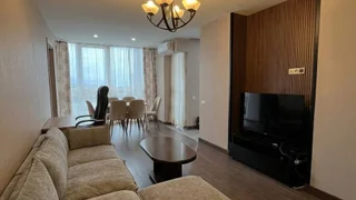 3-комнатная квартира, 84 м², ул. Реджаб Нижарадзе, 18, $750/мес