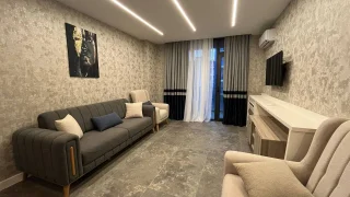 Сухая 1+1 (70 м²) на Нижерадзе, 19 — без поднятия цены на лето!