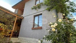 5-комнатный частный дом. Озеро Лиси