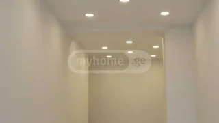 Универсальное коммерческое помещение в Сабуртало