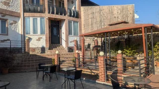 8 room Hotel For Sale. Ortachala