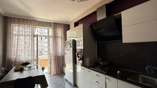 Паркинг на paliashvili st. . Vake