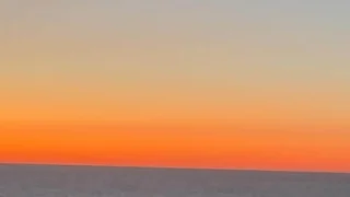 Просторная студия с прямым видом на море !