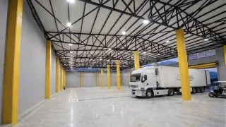 Универсальная коммерческая площадь в районе аэропорта