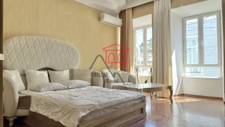 3 комнаты, 2 спальни, ул. Саянтова, $700