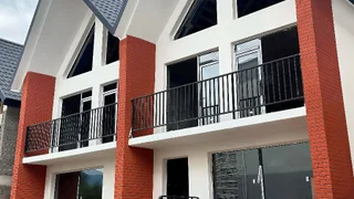 8 room Private House For Sale. Mukhiani