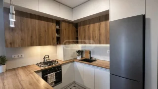 Квартира 3 комнаты, 80 м², ул. А. Варази, 28а