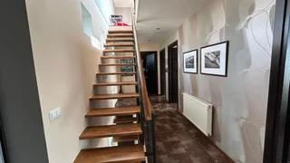 6 room Private House For Rent. Mtatsminda