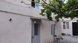 Двухэтажный частный дом, 3 спальни, $750