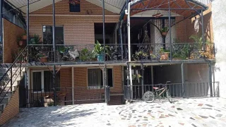 9 room Private House For Sale