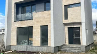 Частный дом на продажу в Дигоми, за зданием суда