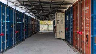 Store-Industrial property For Rent. Lilo