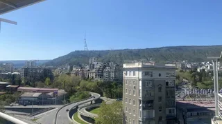 4-комнатная квартира в Тбилиси