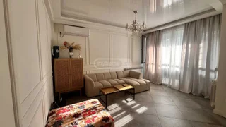 Паркинг на Tabidze St Vake
