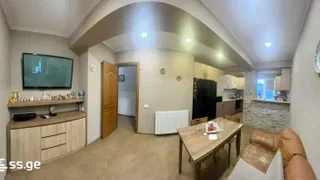4-комнатная квартира в Тбилиси