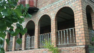 8-комнатный частный дом. Мухиани